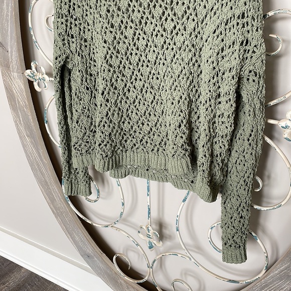 sweater - Picture 2 of 4